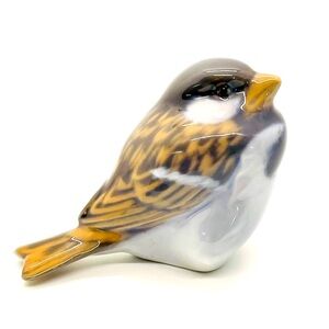 Royal Copenhagen Porcelain Sparrow Bird Figurine 1519  2.5" x 3.5" x 1.75" Vtg